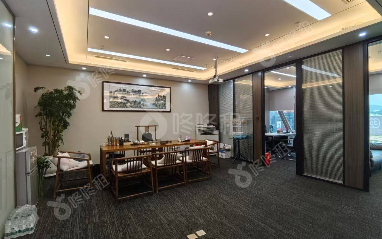 卓越世纪中心_218平_精装_办公室开间