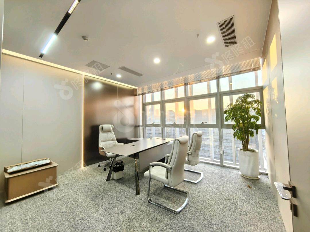 彩讯科技大厦_888平_精装_办公室隔间