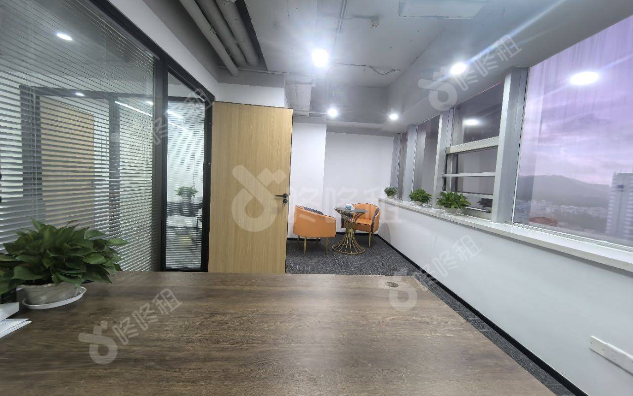 中银大厦_93平_精装_办公室隔间