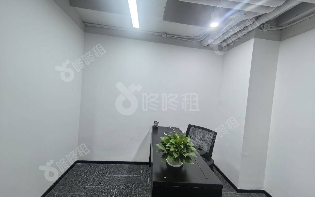 中银大厦_93平_精装_办公室隔间