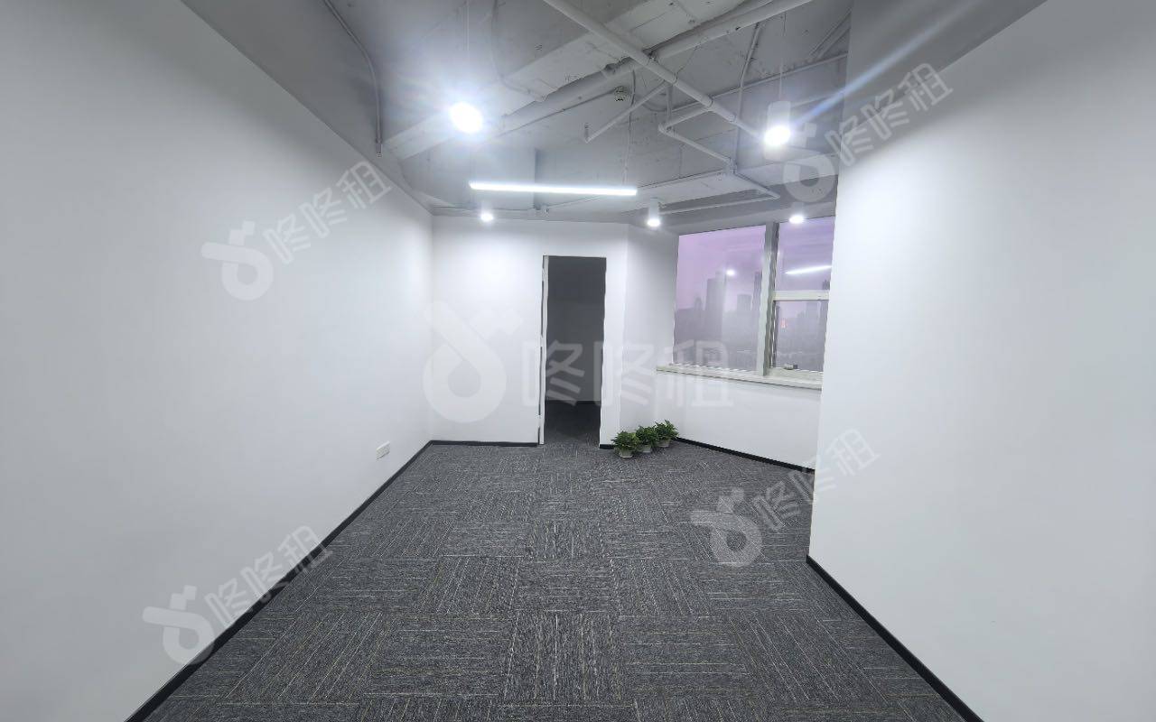 中银大厦_123平_精装_办公室隔间