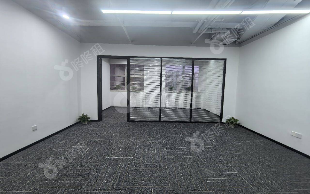 中银大厦_73平_精装_办公室开间