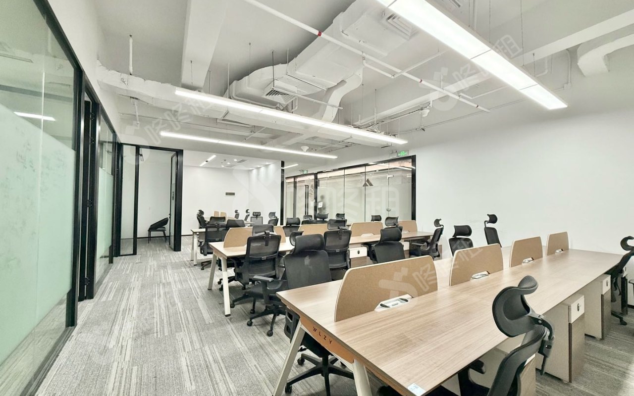 讯美科技广场_186平_精装_办公室开间