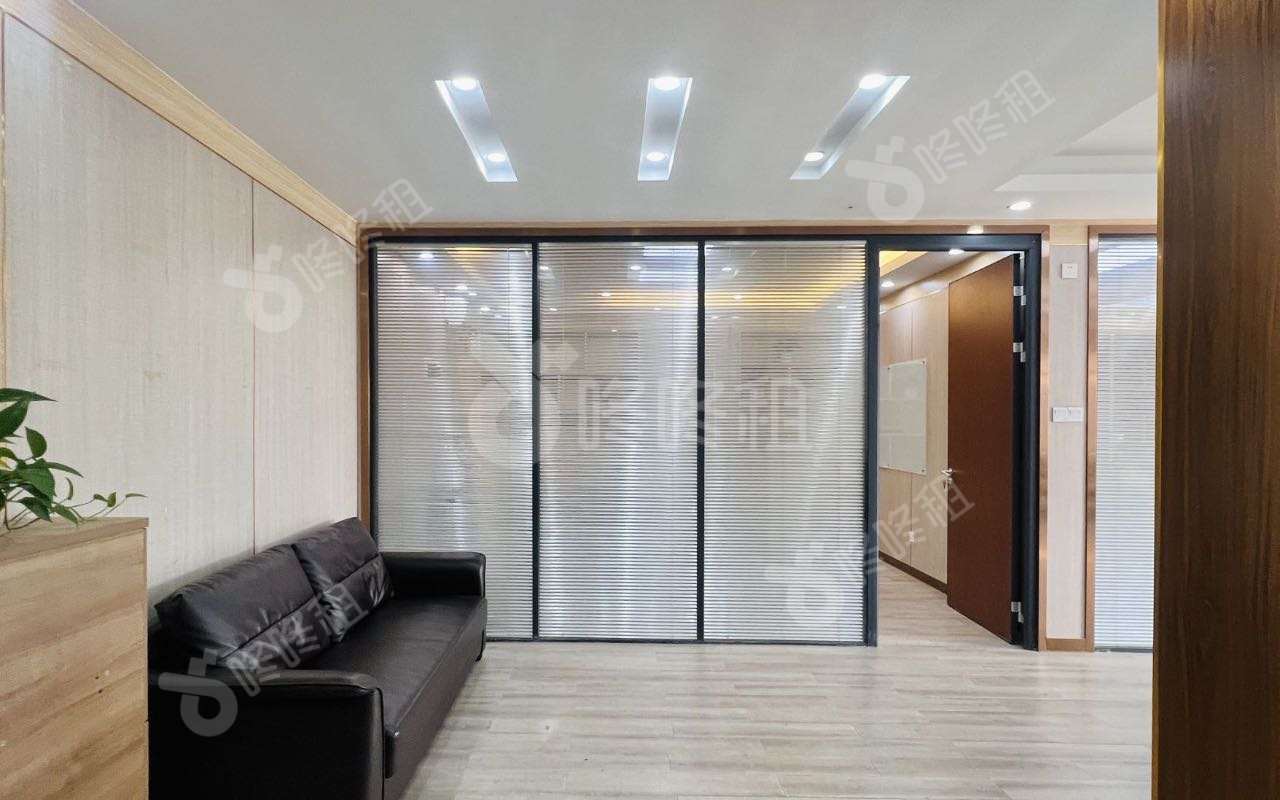 明月花都_248平_精装_办公室开间