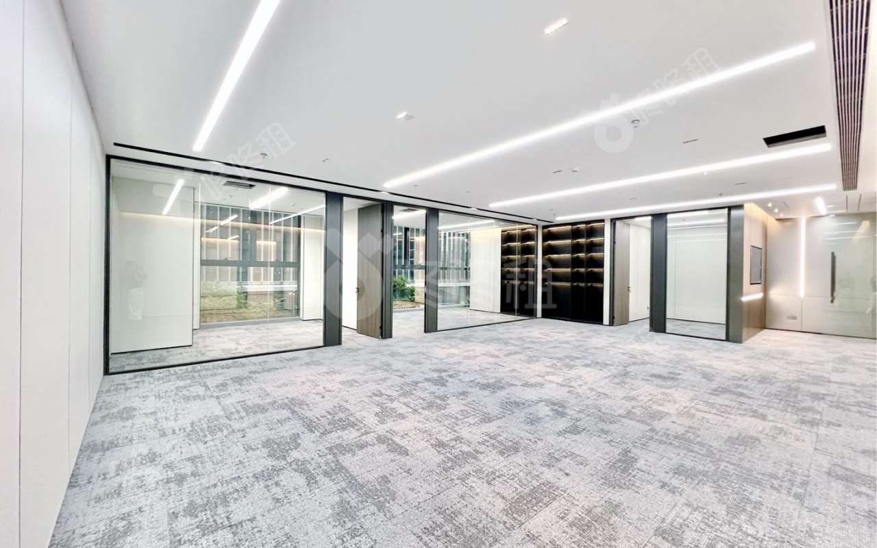 迅雷大厦_200平_豪装_办公室开间
