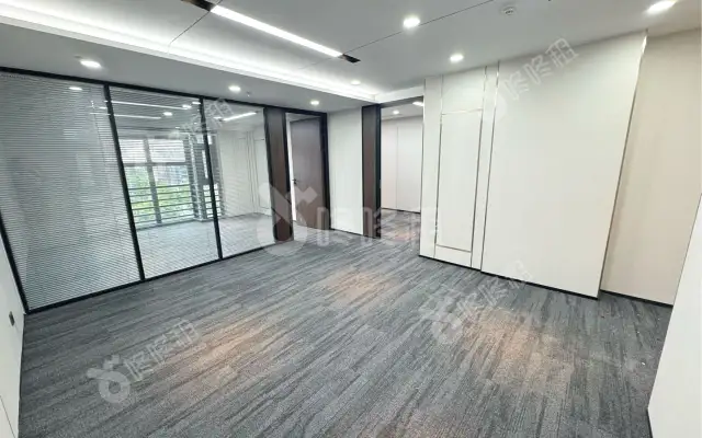 丽雅查尔顿广场_142平米_精装_办公室房源出租