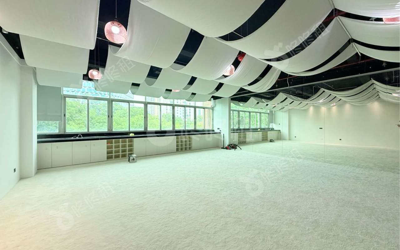 东方科技园_238平_豪装_办公室开间