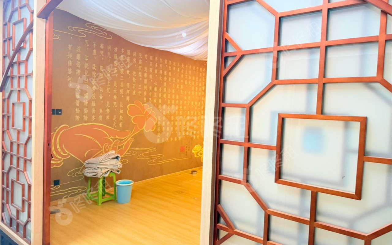 东方科技园_238平_豪装_办公室开间