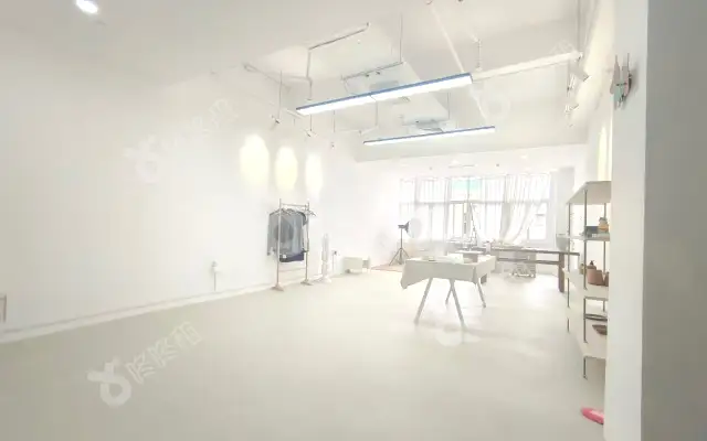 华侨城创意文化园_102平米_豪装_办公室房源出租