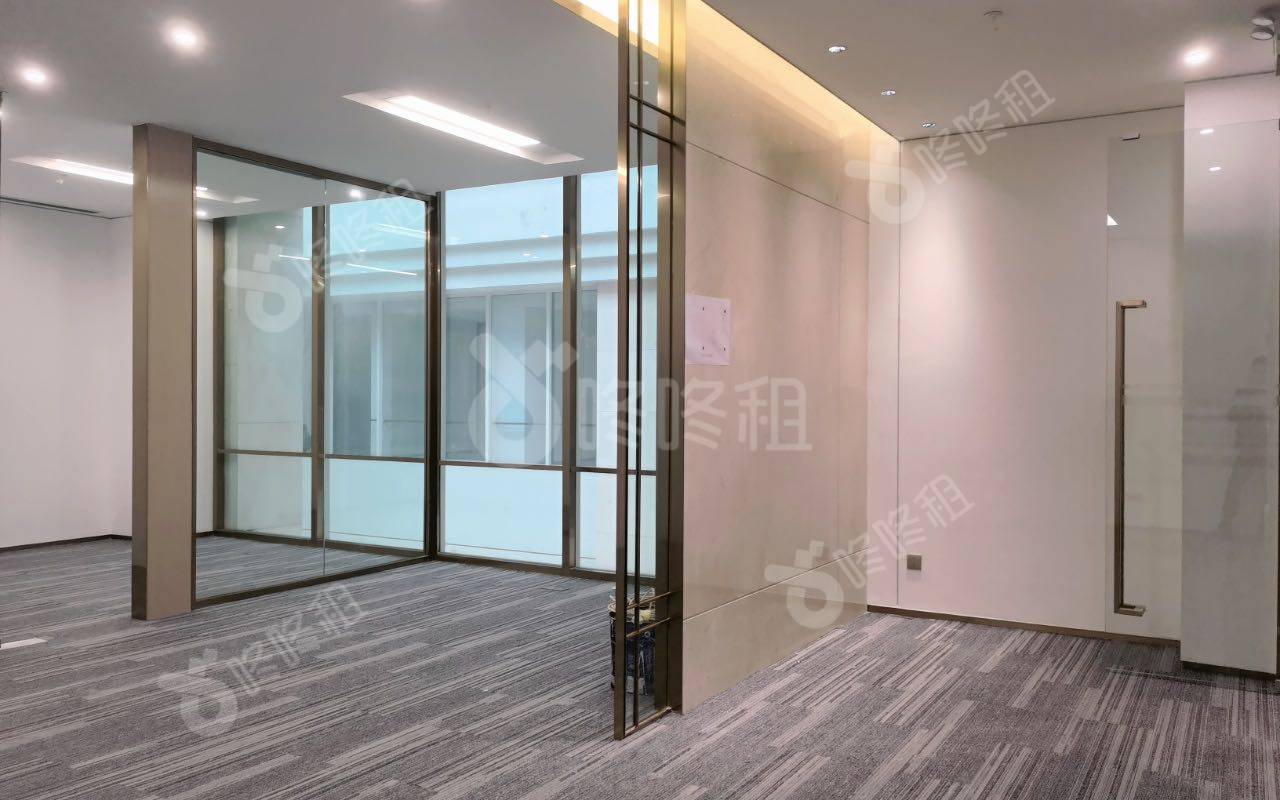 荣超滨海大厦_151.73平_精装_办公室开间