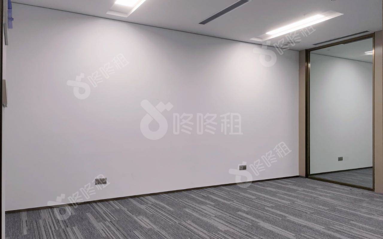 荣超滨海大厦_151.73平_精装_办公室开间