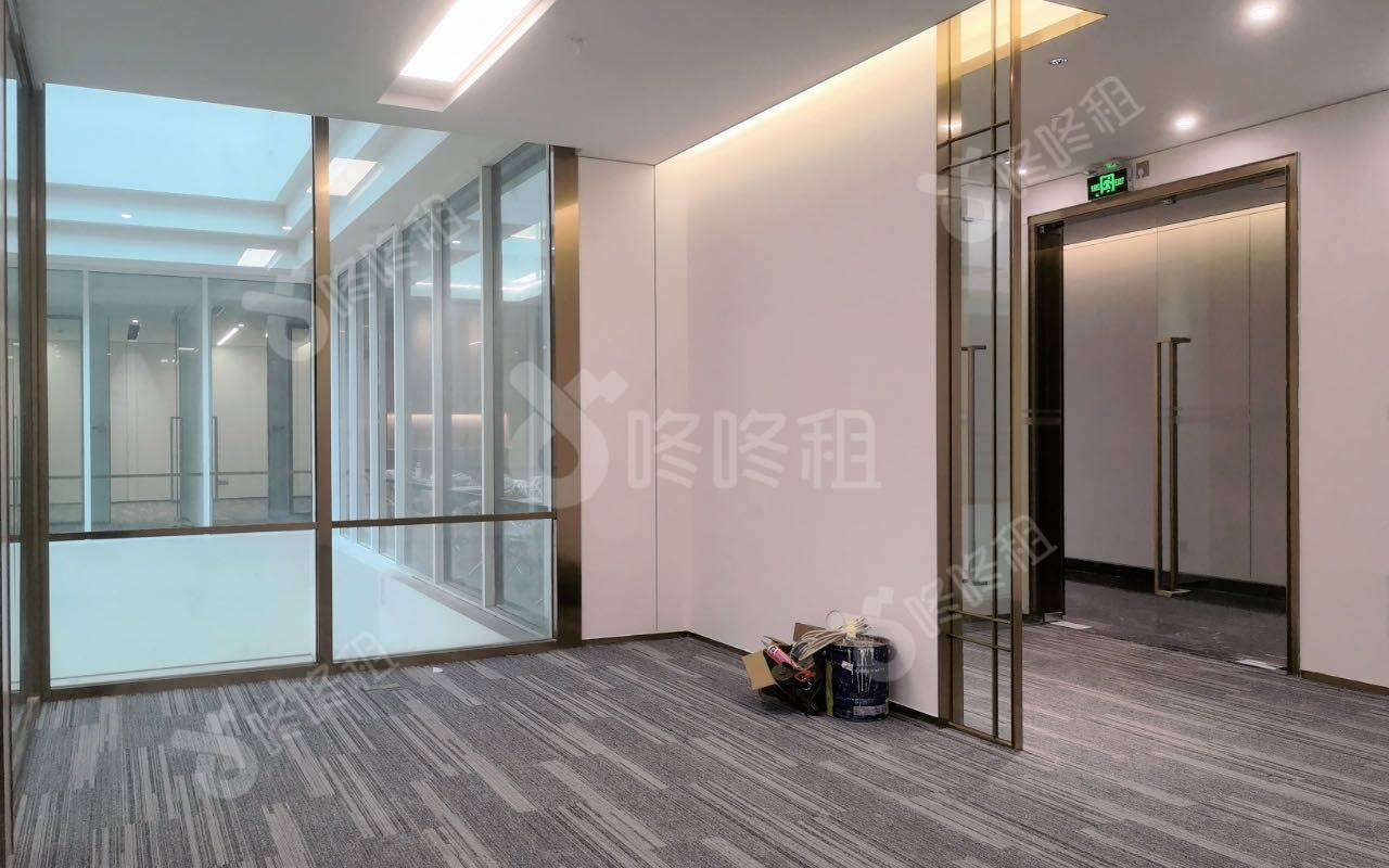 荣超滨海大厦_151.73平_精装_办公室隔间