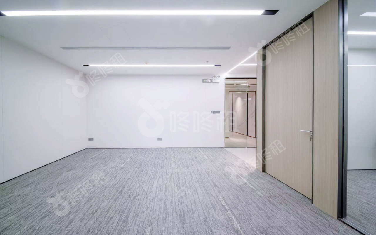 港中旅大厦_183平_精装_办公室开间