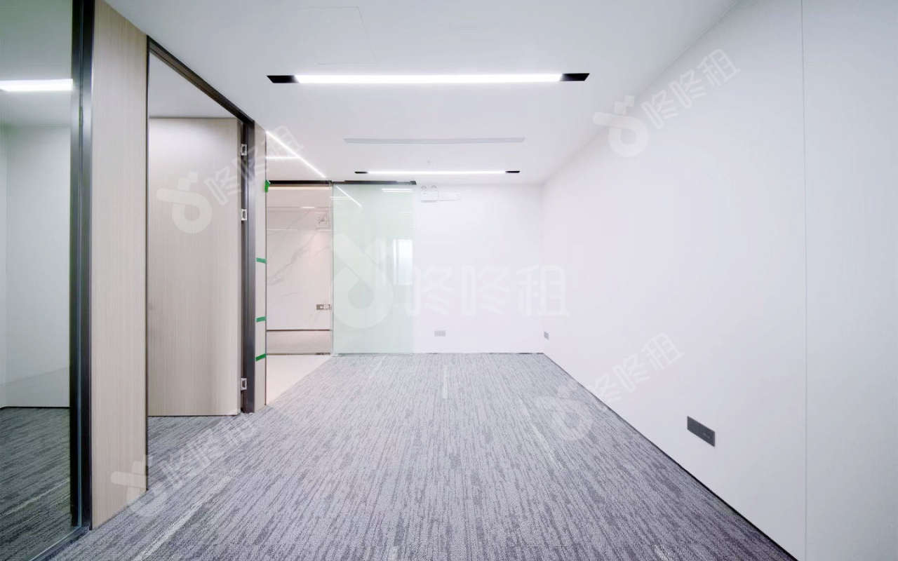 港中旅大厦_119平_精装_办公室开间