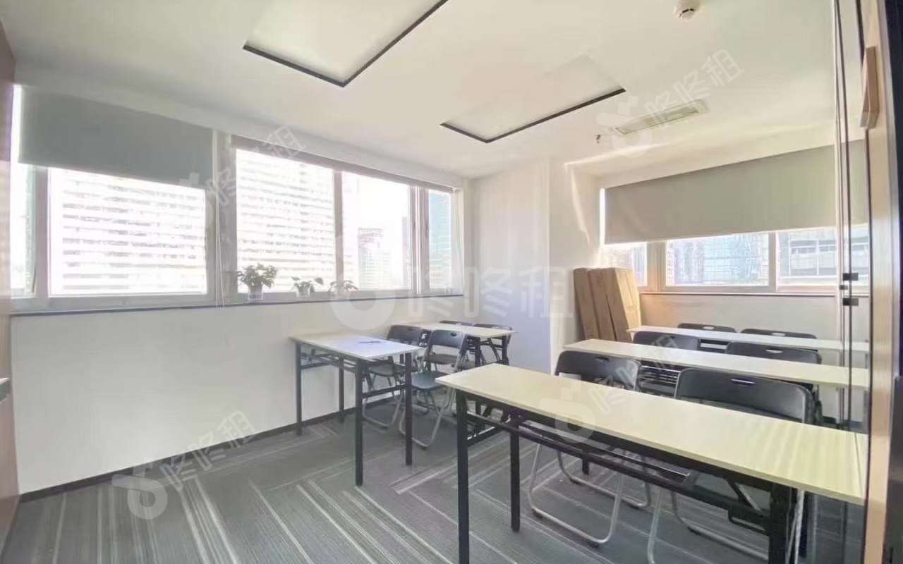 金山大厦_168平_精装_办公室隔间