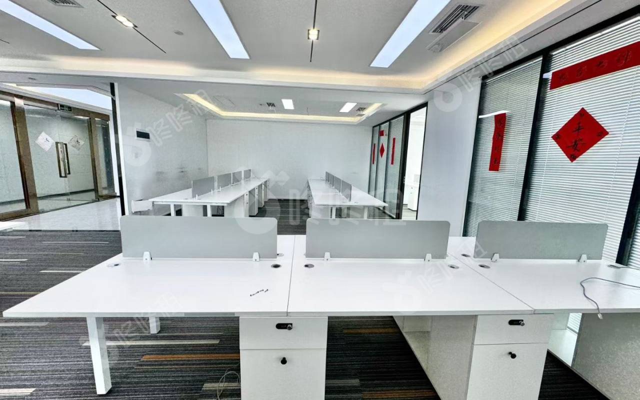 大冲商务中心_231平_精装_办公室开间