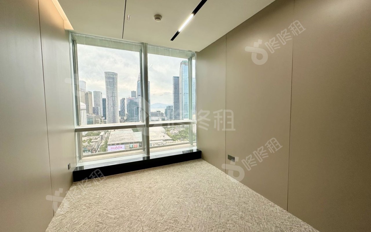 中洲控股中心_259平_精装_办公室隔间