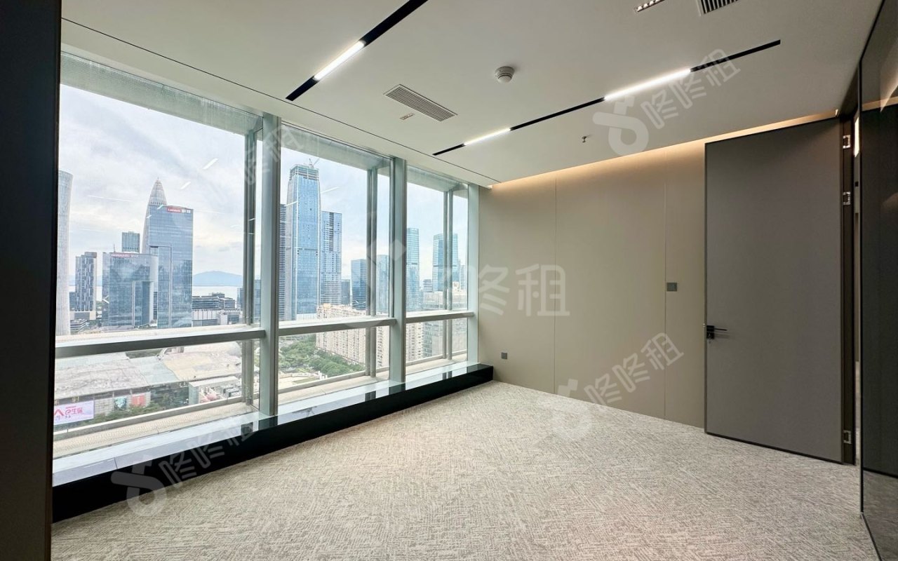 中洲控股中心_259平_精装_办公室隔间
