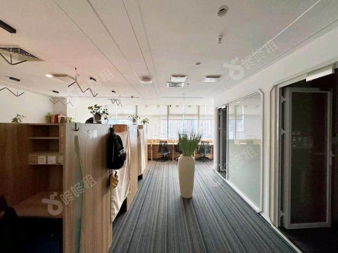 天利中央广场_180平_精装_办公室开间