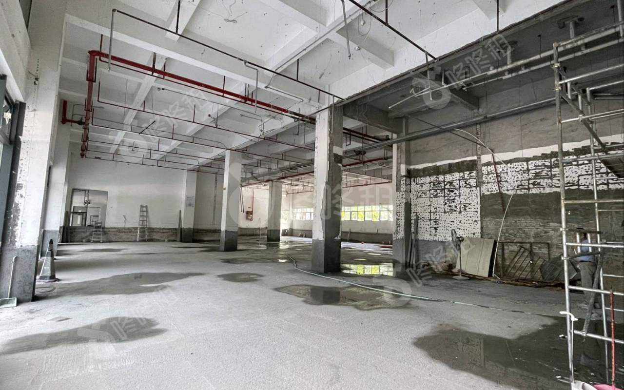 庭威工业园_515平_精装_办公室开间