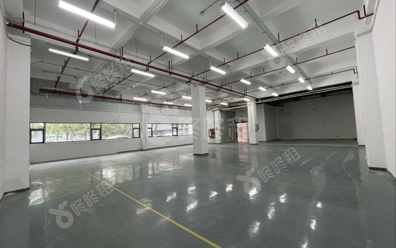 庭威工业园_515平_精装_办公室开间