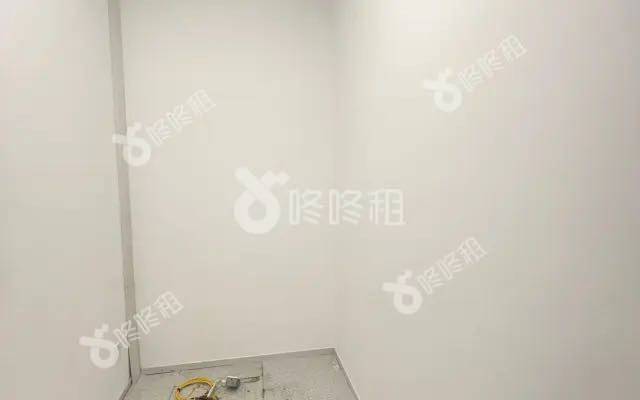 前海鸿荣源中心_503.2平_精装_办公室隔间