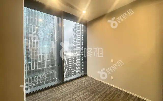 前海鸿荣源中心_503.2平_精装_办公室隔间