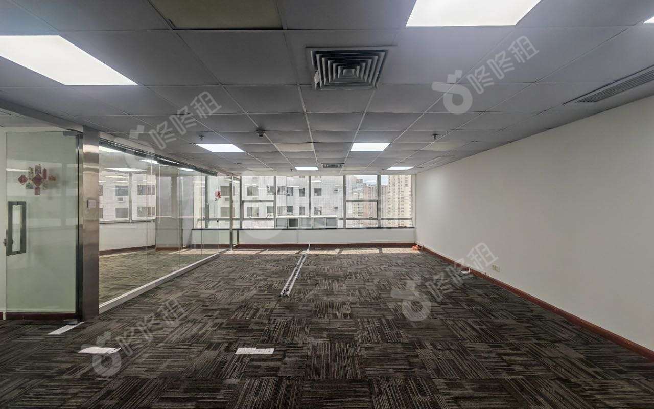 深华商业大厦_229平_精装_办公室开间