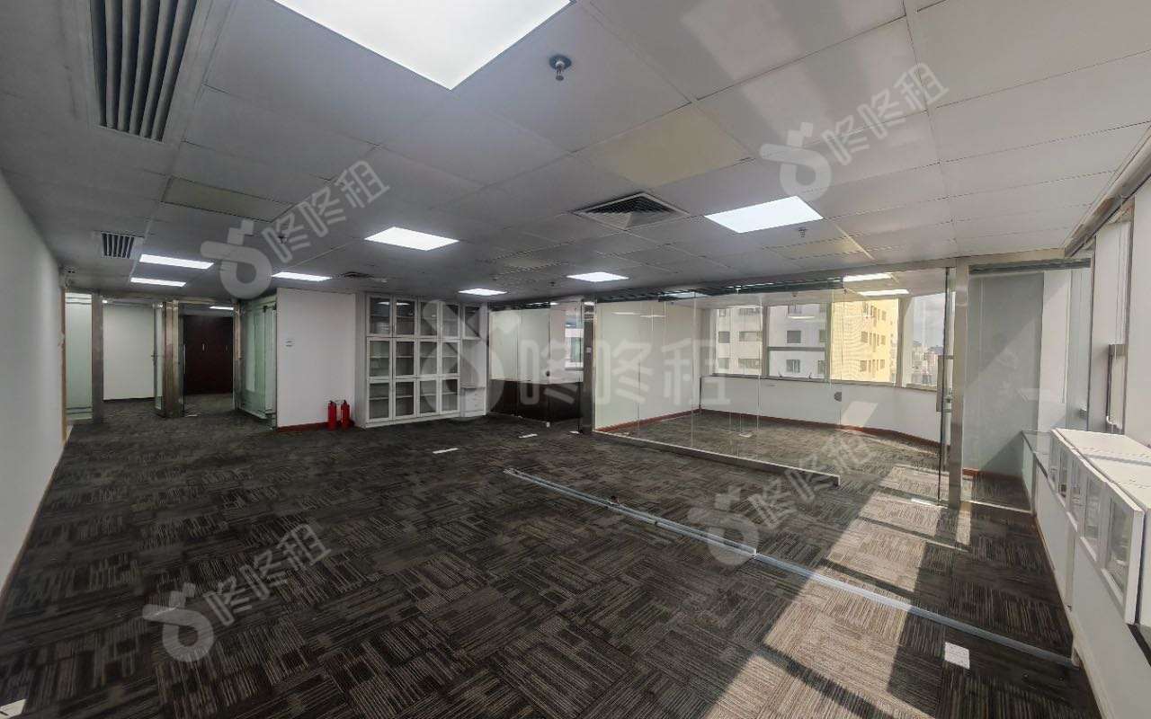 深华商业大厦_229平_精装_办公室开间