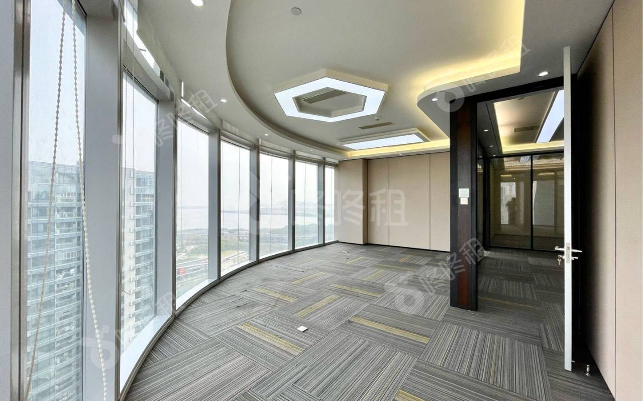 易尚中心_441平_豪装_办公室隔间