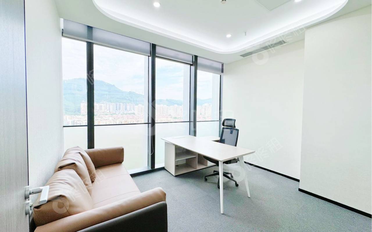 方大城_271平_精装_办公室隔间