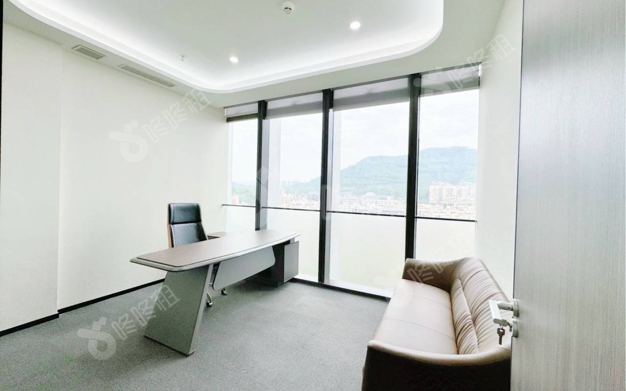 方大城_271平_精装_办公室隔间