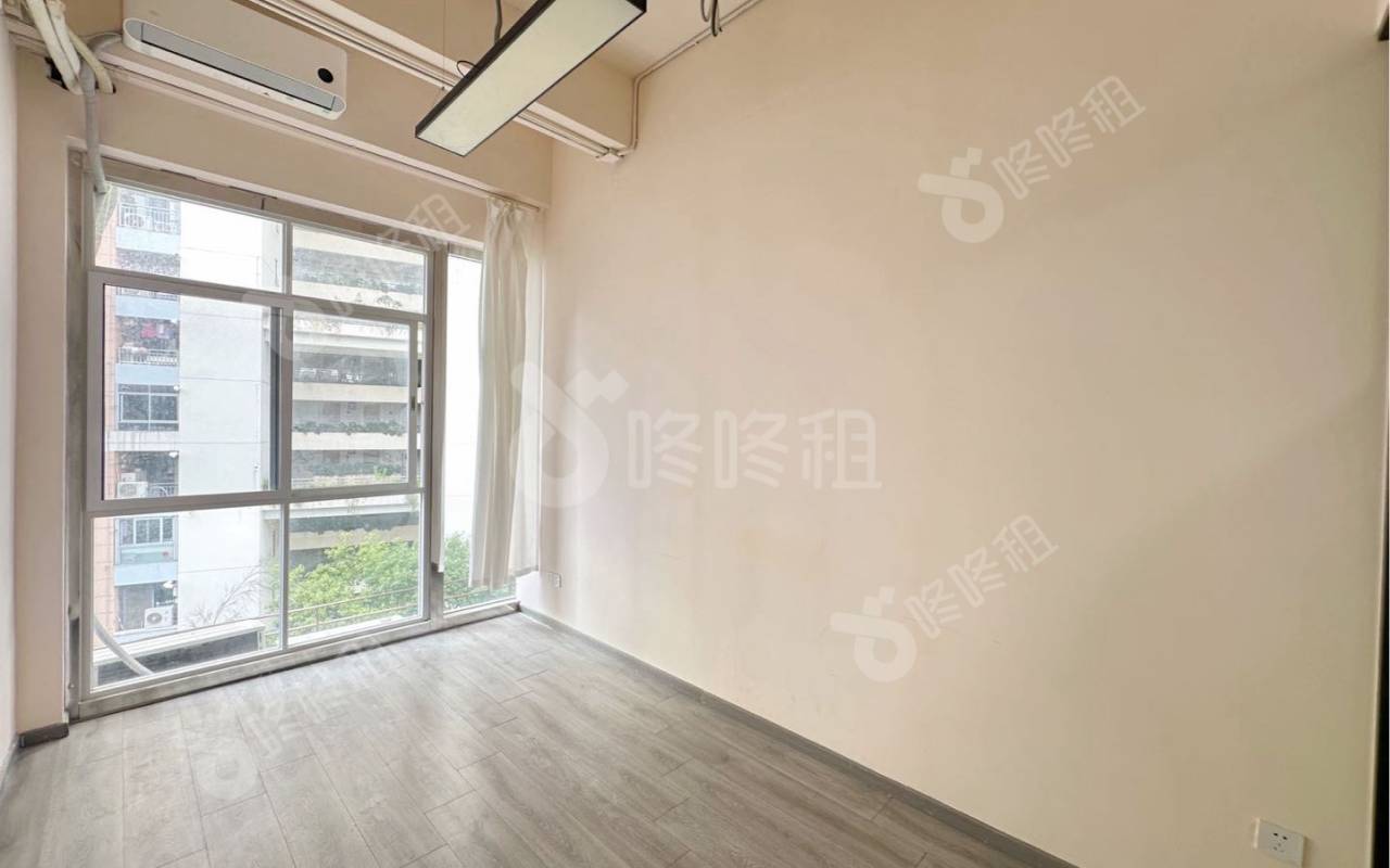 华侨城创意文化园_95平_精装_办公室隔间