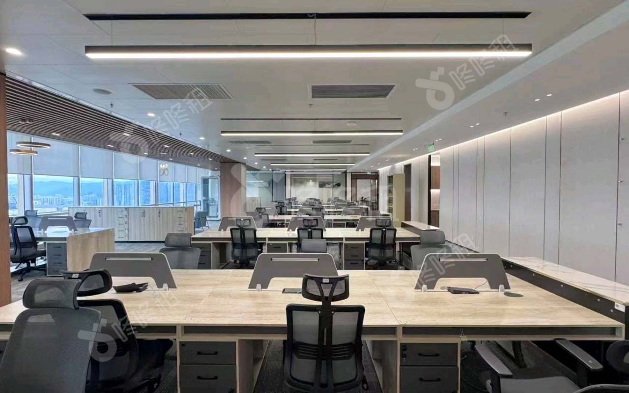 东海国际中心_1775平_精装_办公室开间