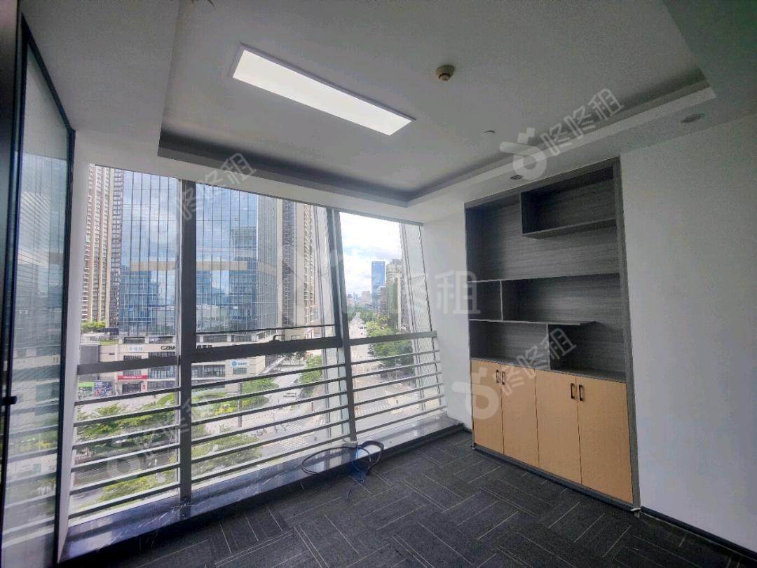 龙光世纪大厦_325.1平_精装_办公室隔间