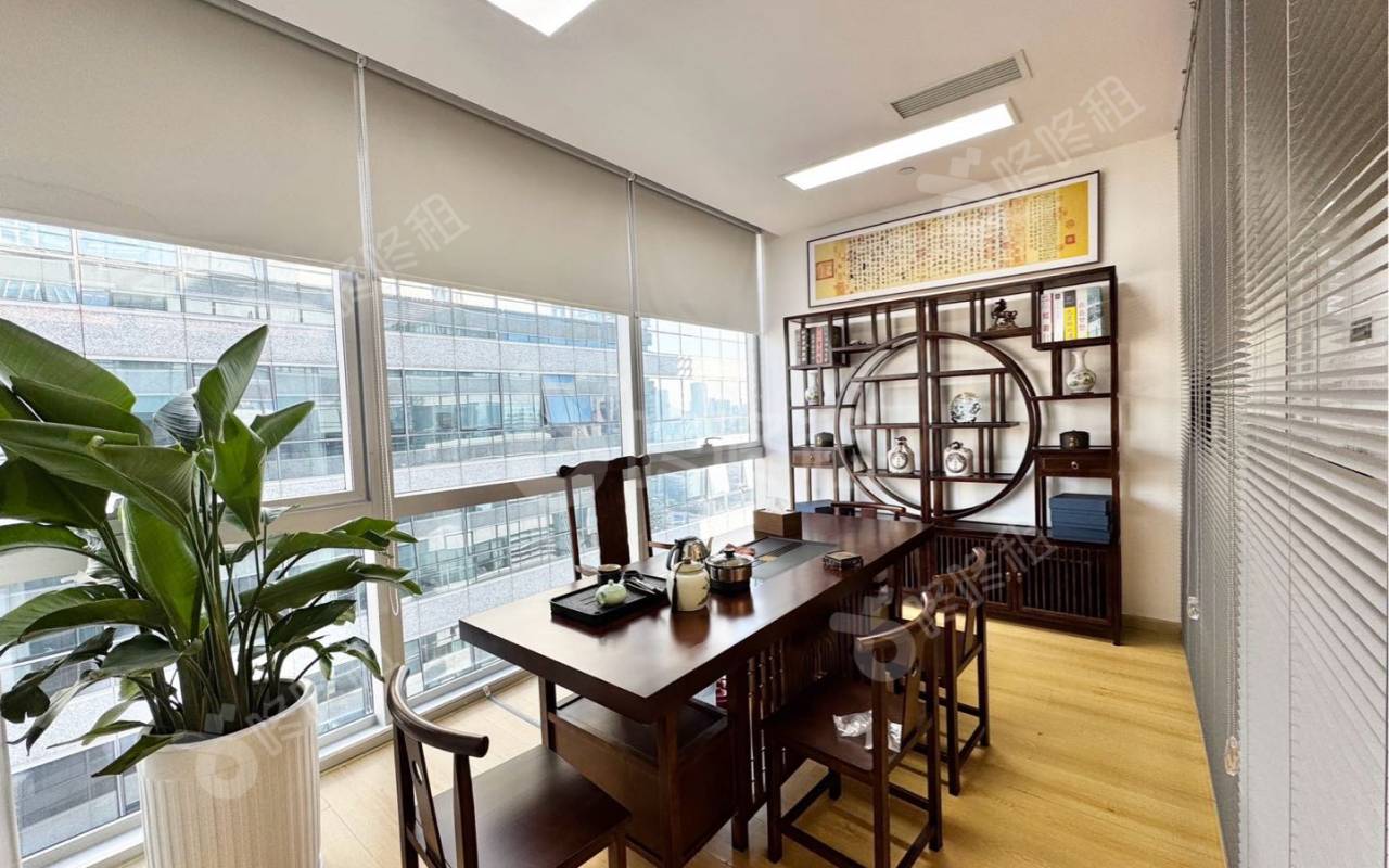 大冲商务中心_96平_豪装_办公室隔间