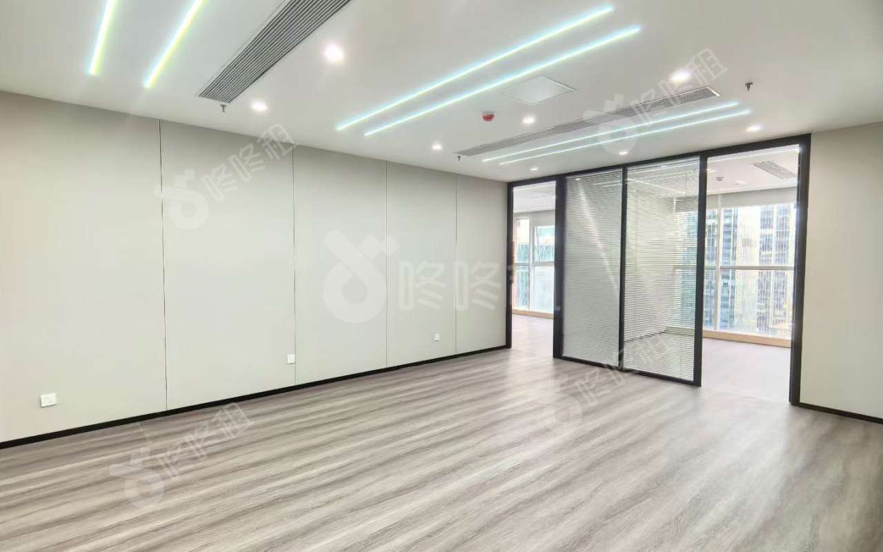 中国凤凰大厦_338平_精装_办公室开间