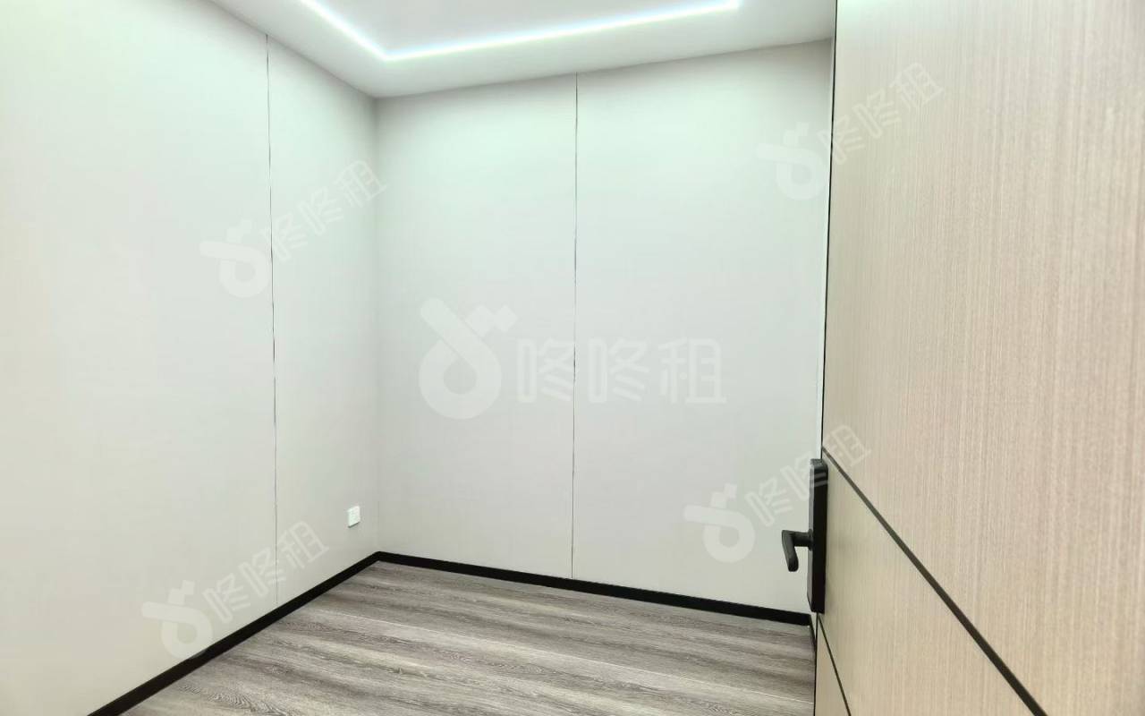 中国凤凰大厦_238平_精装_办公室隔间