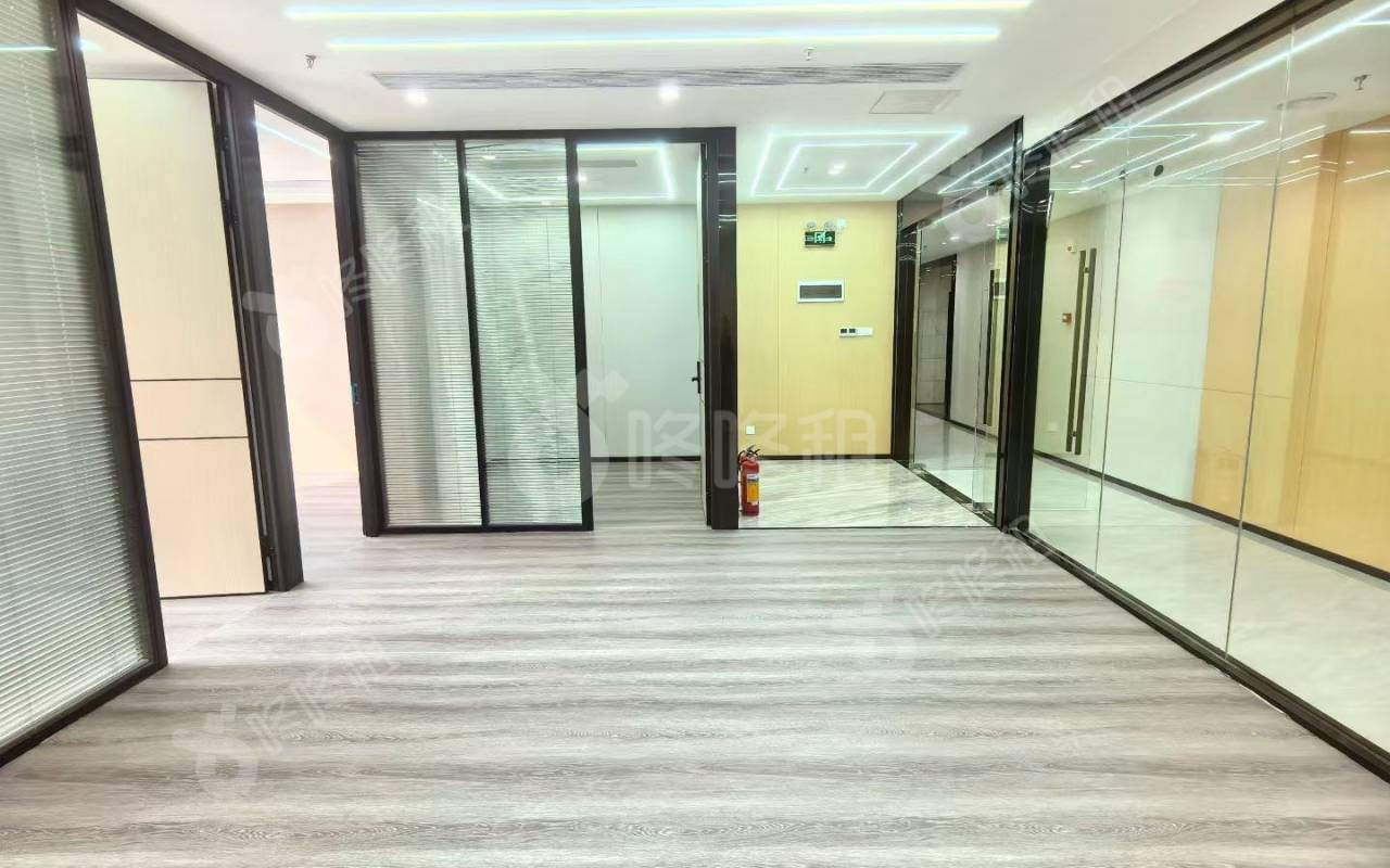 中国凤凰大厦_238平_精装_办公室开间