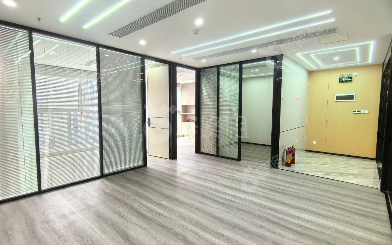中国凤凰大厦_238平_精装_办公室开间