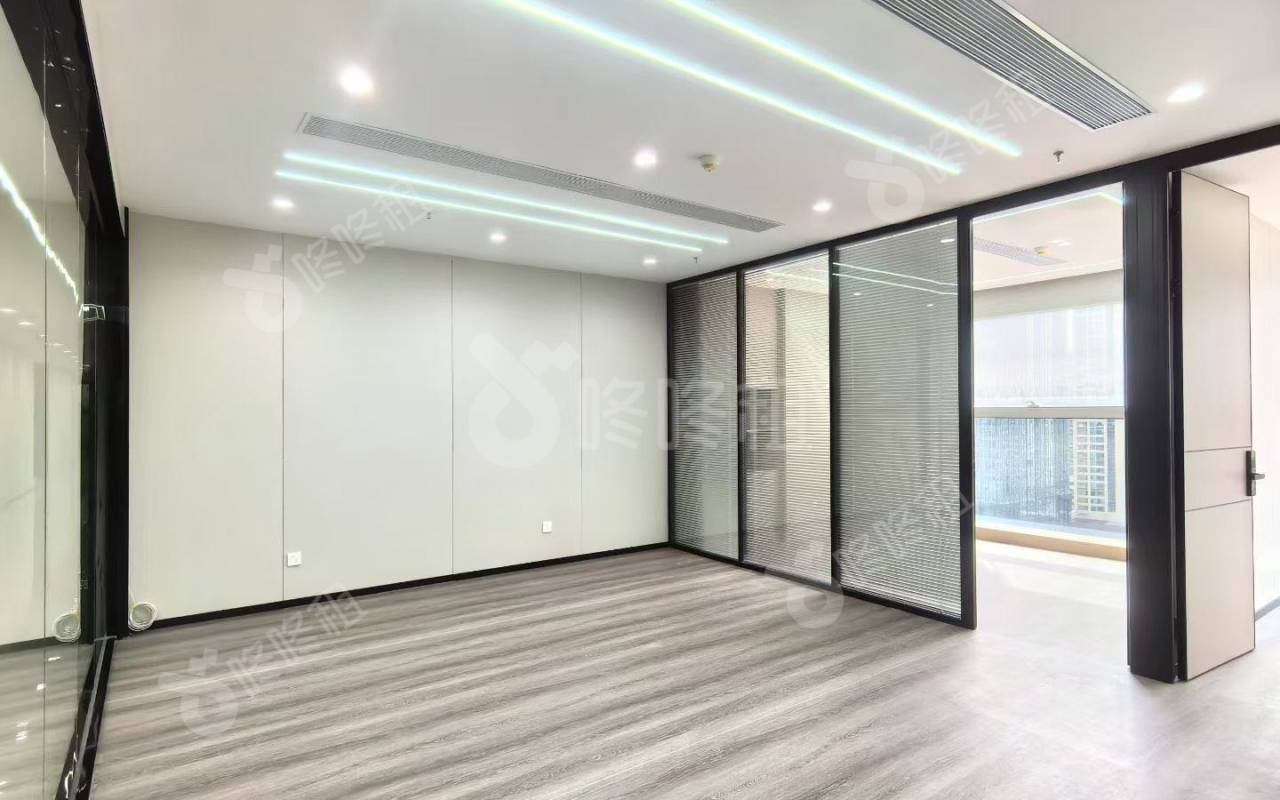 中国凤凰大厦_238平_精装_办公室开间