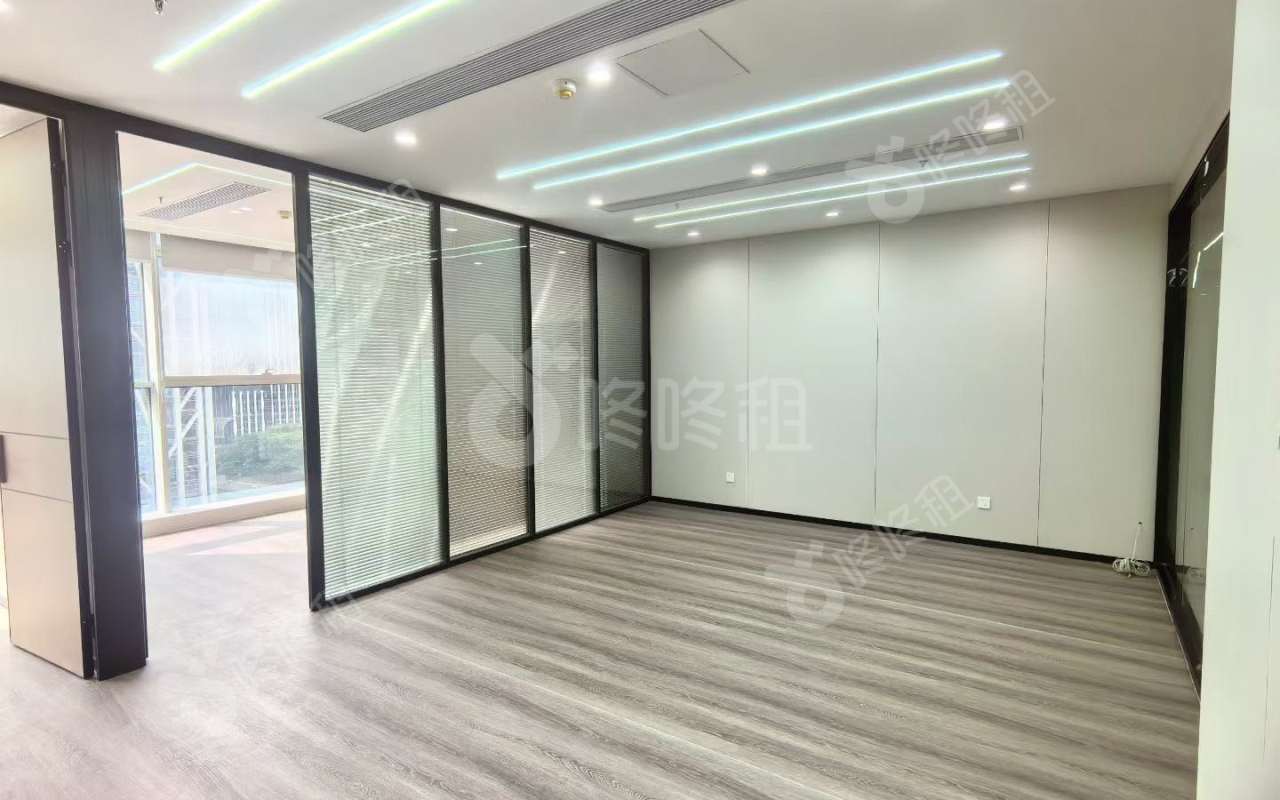 中国凤凰大厦_268平_精装_办公室开间