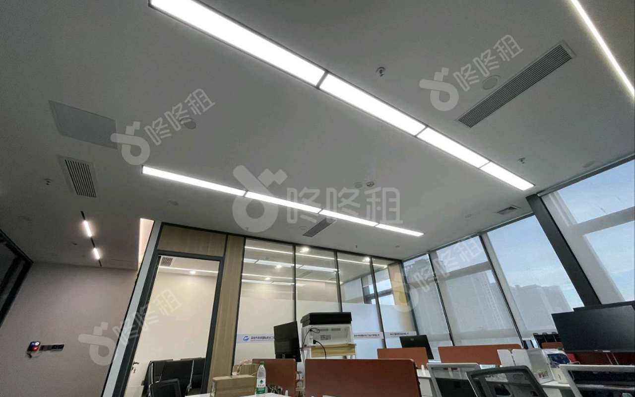 佳漾汇太益国际中心_290平_精装_办公室开间