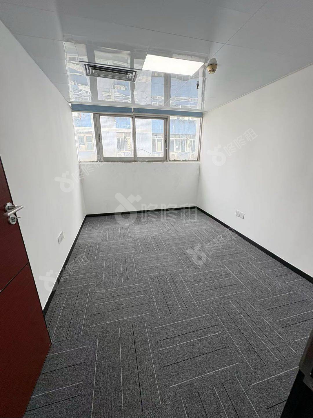 新能源大厦_138平_精装_办公室隔间