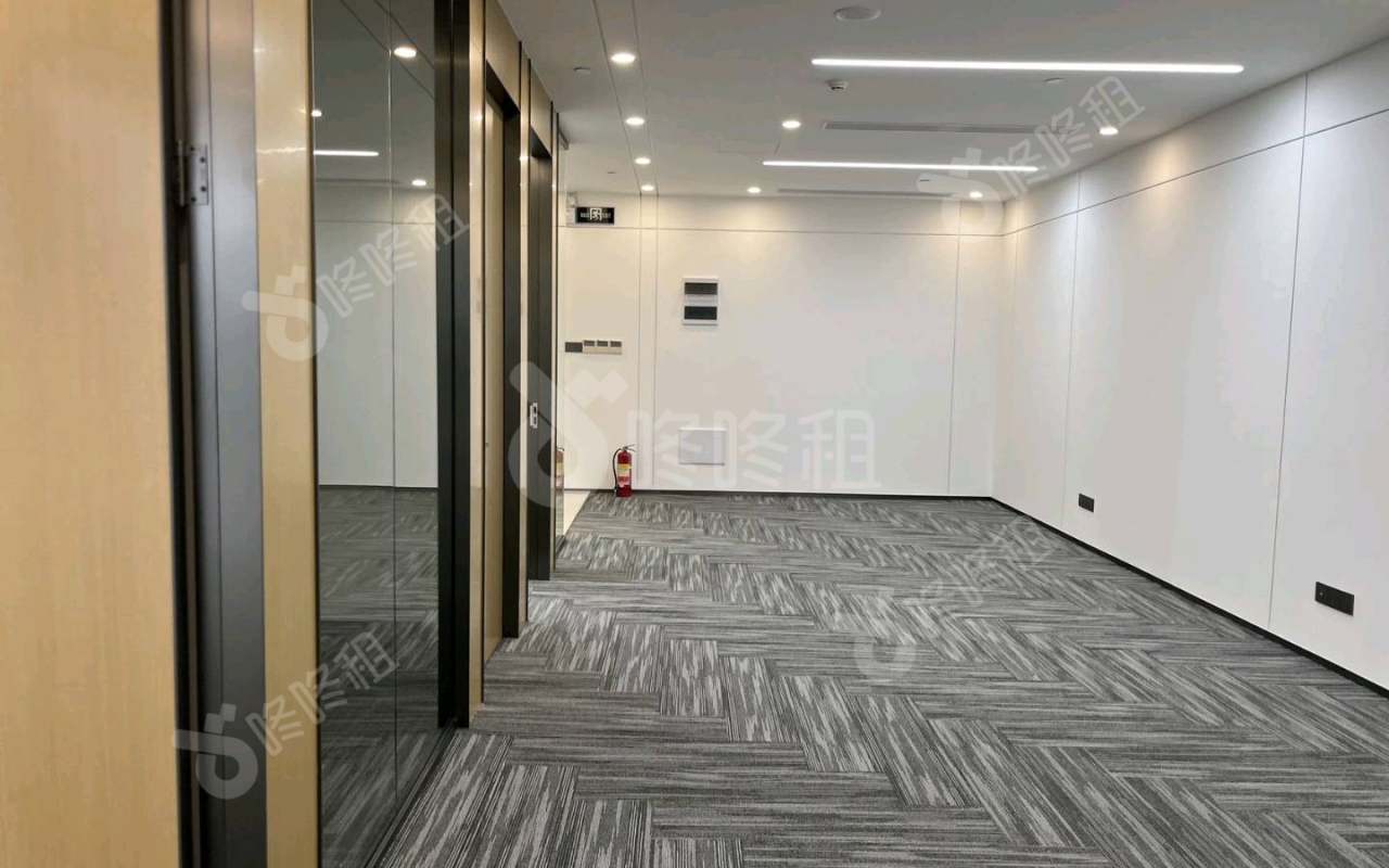 保利克洛维_245平_精装_办公室开间