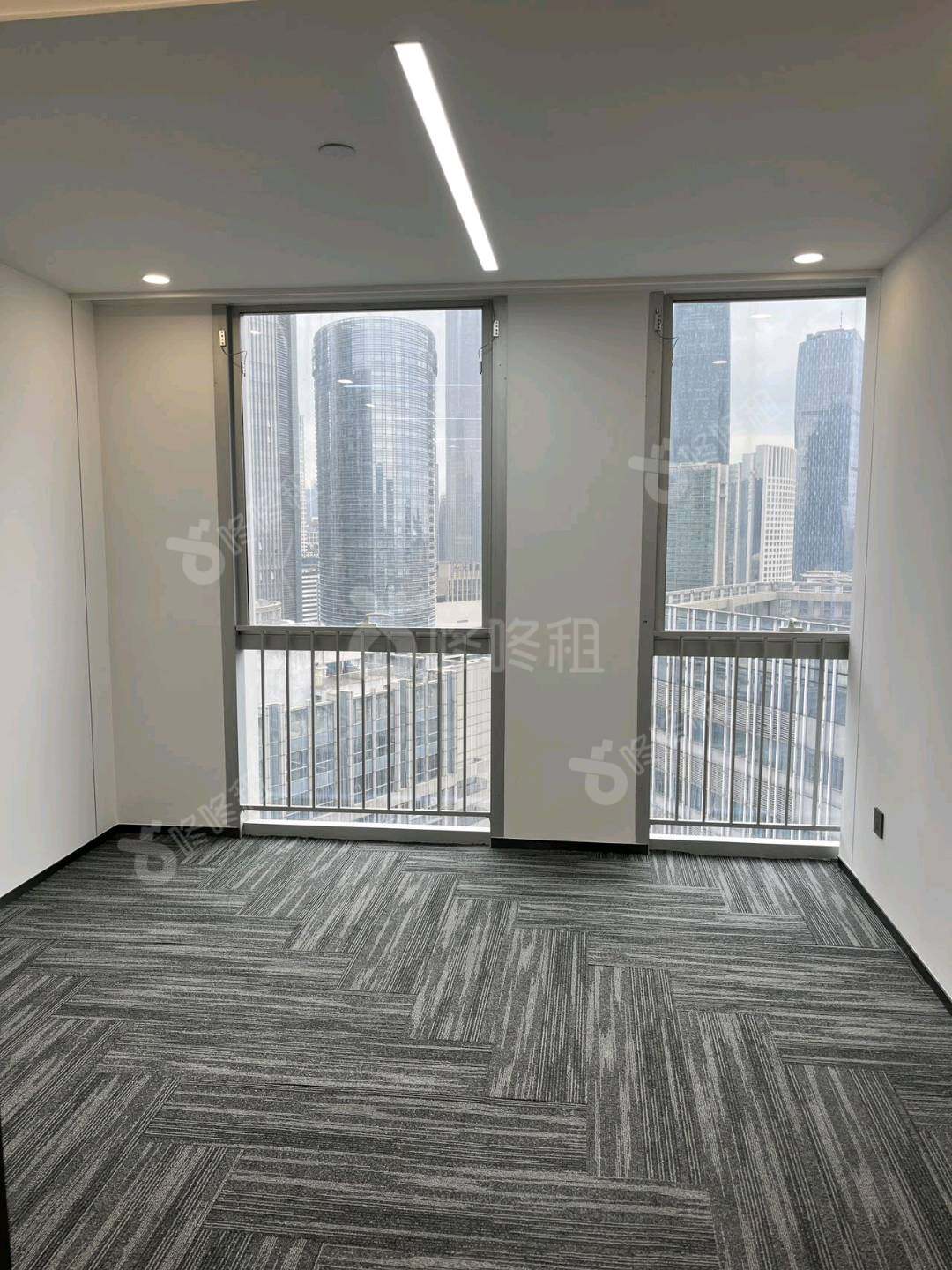 保利克洛维_245平_精装_办公室隔间