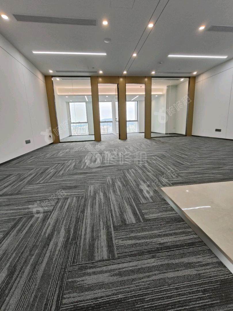 保利克洛维_228平_精装_办公室开间