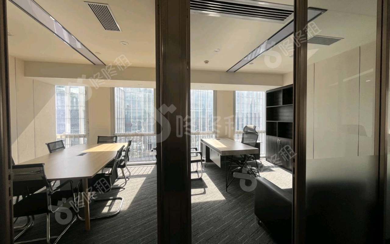 保利克洛维_260平_精装_办公室隔间