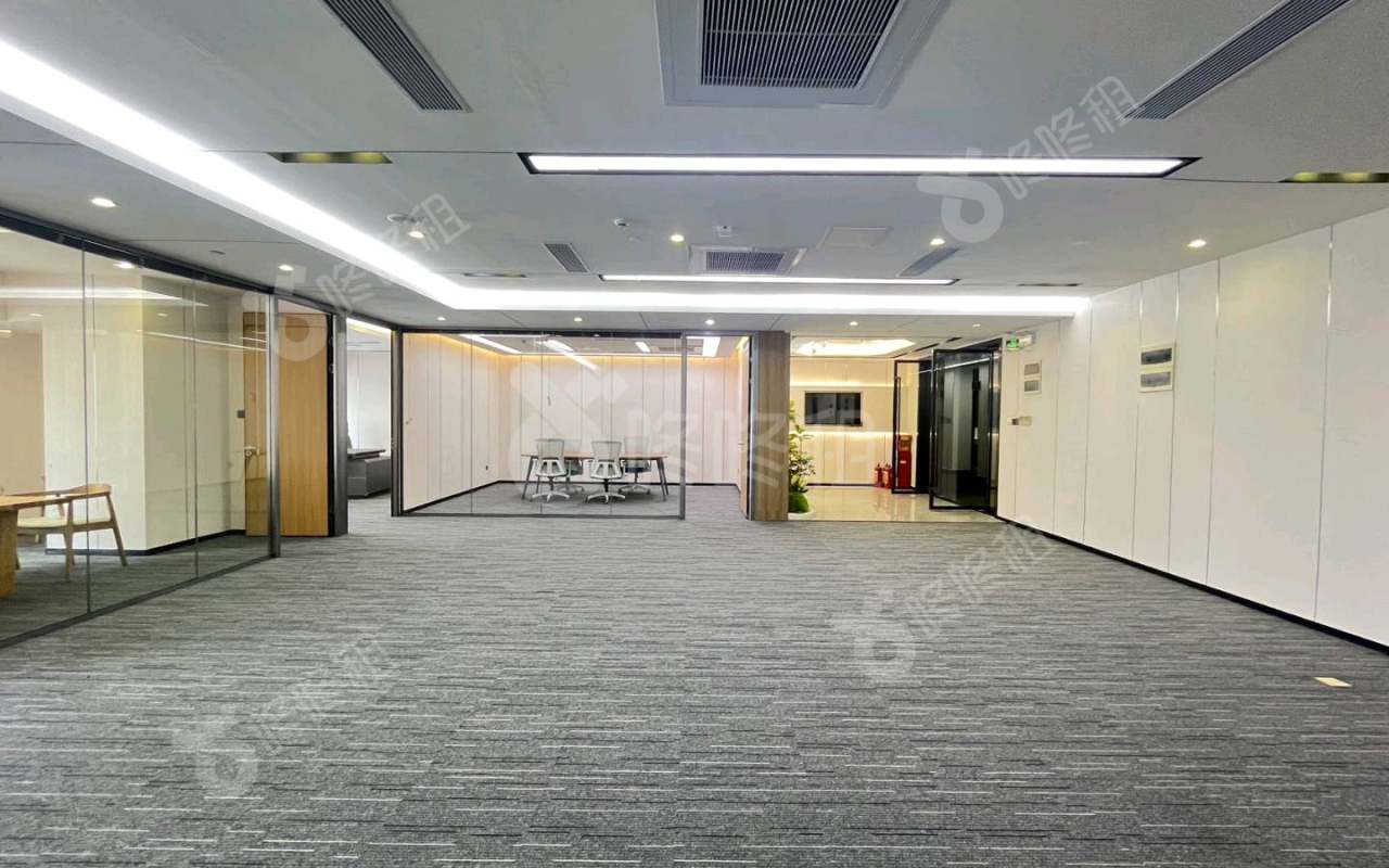 保利克洛维_380平_精装_办公室开间