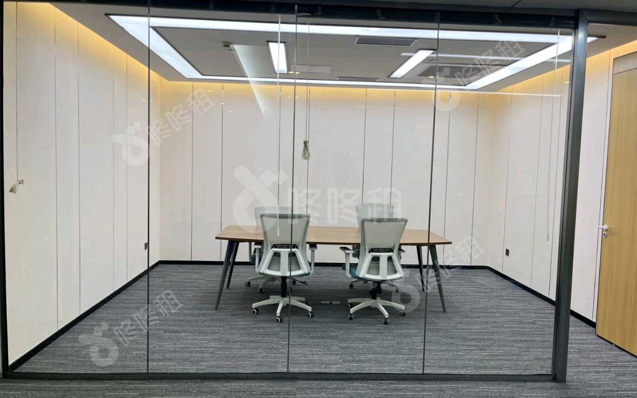 保利克洛维_380平_精装_办公室隔间